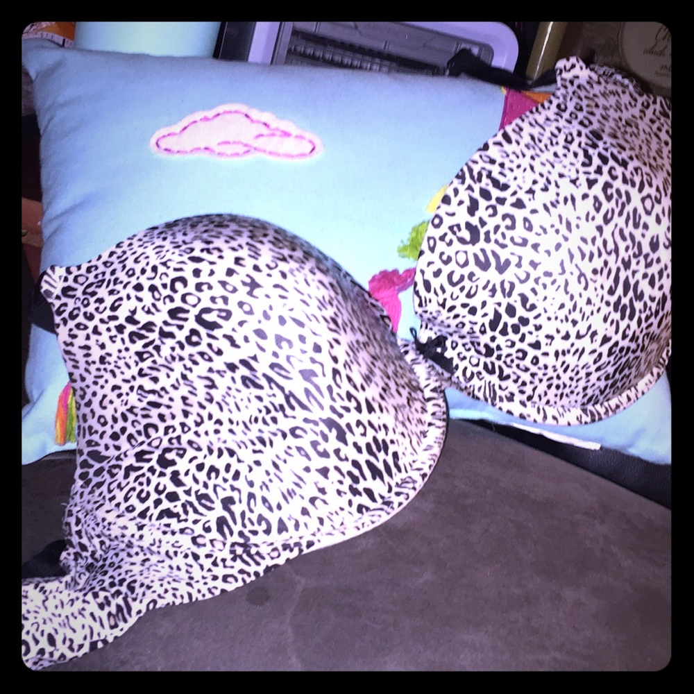 Victorias secrets  Demi 38 DD leopard bra 🖤